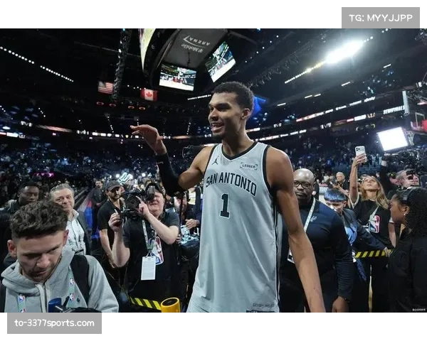 马刺六连胜背后战术体系调整 文班亚马攻防统治力全面展现